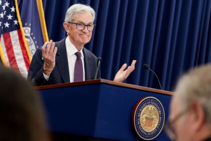 Нефть под $100 и геополитика отодвинули ожидания снижения ставок ФРС