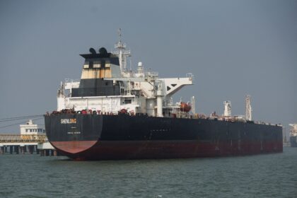 Закрытие Ормузского пролива грозит ростом цен и шоком для ритейла