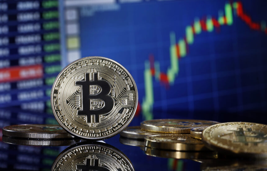 Крипторалли под рычагом: почему бычий апрель биткоина может не удержаться