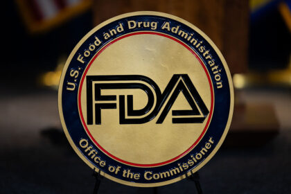 FDA меняет руководителей центров по лекарствам и биопрепаратам