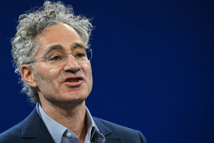 Palantir ускорил рост: выручка +85% и повышенные годовые прогнозы