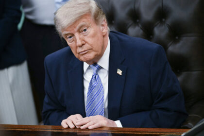 Трамп отложил подпись указа об ИИ: боится затормозить лидерство США
