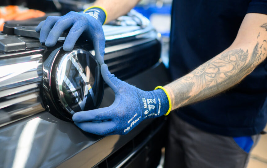 Volkswagen планирует сократить 100 000 рабочих и закрыть четыре завода