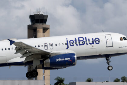 JetBlue расширяет господство в Форт‑Лодердейле после краха Spirit