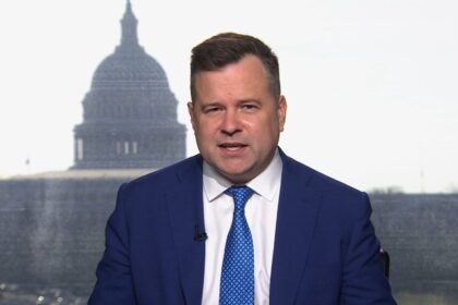 Трамп поручил временному директору разведки начать массовые увольнения