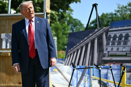 Сенат исключил до $1 млрд на бальный зал Трампа из иммиграционного билля