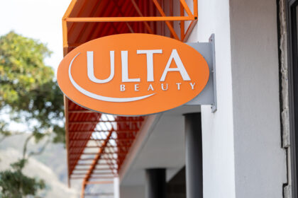 Ulta Beauty превзошла прогнозы и повысила годовой прогноз прибыли