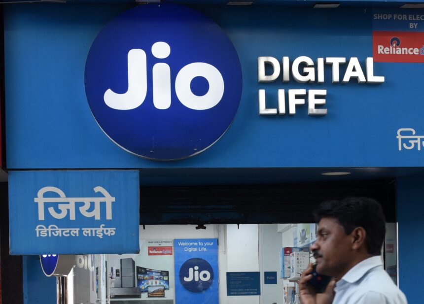 Jio Platforms подала документы на IPO — до 270 млн акций