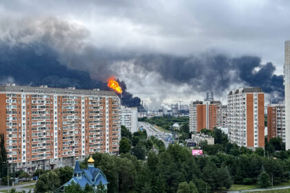 Около 200 дронов по Москве: удар по крупной НПЗ