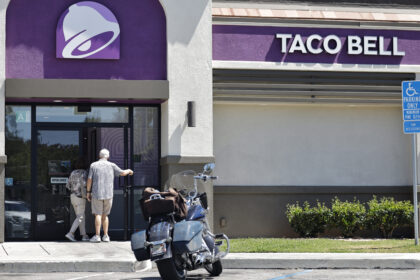 Taco Bell убрал айсберг-латук после вспышки цикоспориаза