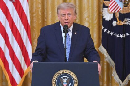 Трамп обвинил Китай во вмешательстве и потребовал новый закон