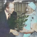 Как англичанка вывела гигантские арахисы в «атомном» огороде